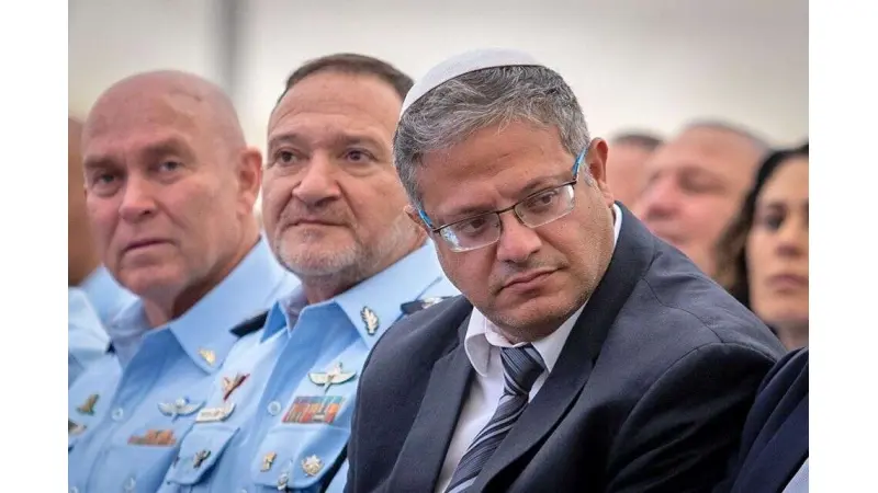 השר איתמר בן גביר ילווה לוחם מג"ב בעת חקירתו במח"ש לאחר שירה בנער בן-13 // יוני ריקנר