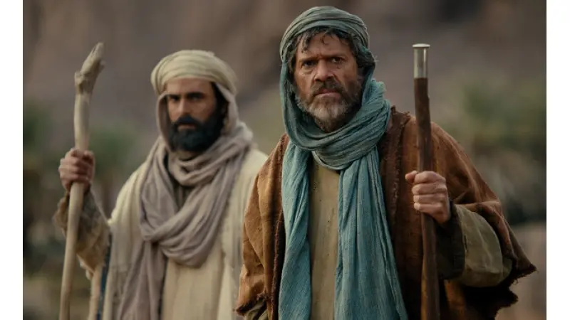 משחק שטוח ברובו. ישי גולן ואבי אזולאי ב"התורה כולה: סיפורו של משה"|צילום: באדיבות Netflix, יחסי ציבור