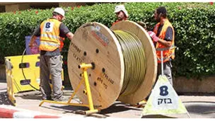 מתנה לחברות האינטרנט: יוזל השימוש בתשתית בזק עבור סיבים אופטיים