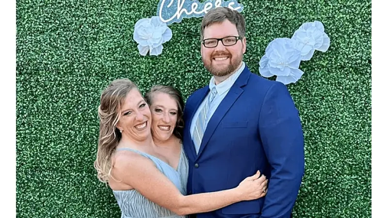 תעודת הנישואים של אבי וג'וש באולינג