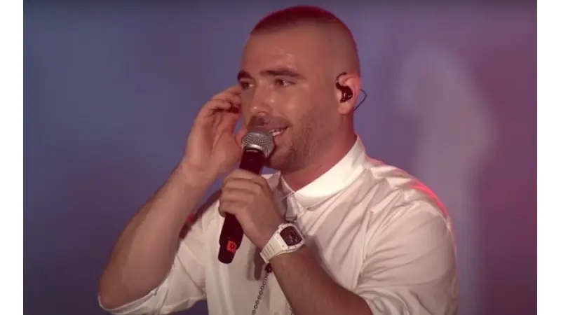 צילום: צילום מסך מיוטיוב "ההופעה של עומר אדם - לייב פארק הירקון"