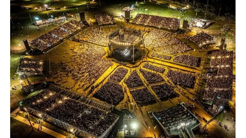 הופעתו של עומר אדם בפארק הירקון|צילום: עומרי סילבר