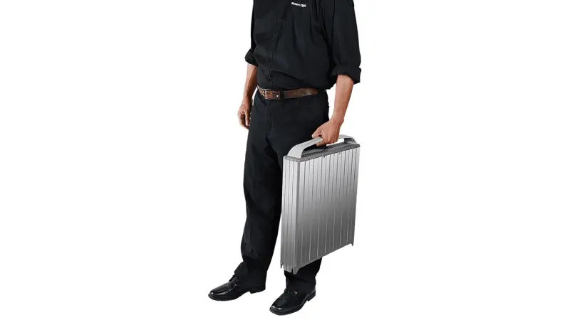 התקן ה-WD Ultrastar Transporter עם המזוודה היעודית (מקור WD)