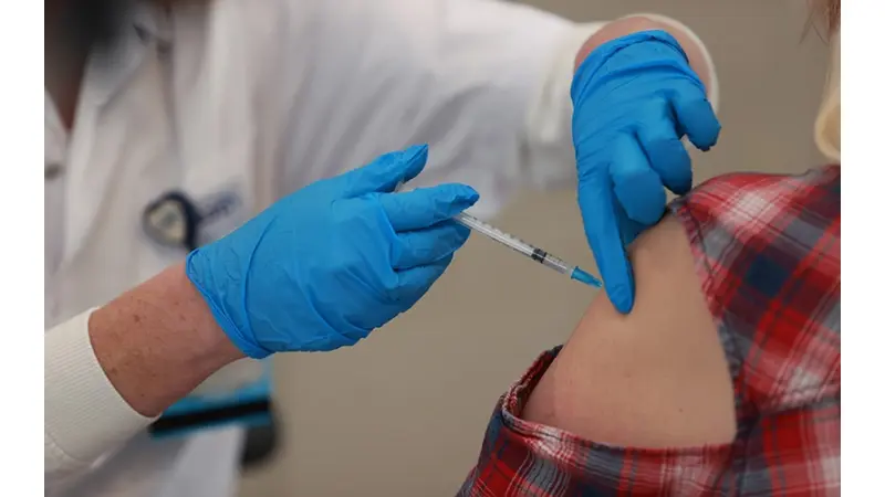 חיסון לקורונה (צילום Magma Images)