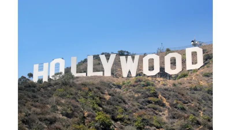 הוליווד (צילום Queryzo. grauschleier entfernt, stromkabel entfernt, farben kr?ftiger)