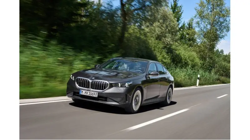 ר×× ×-BMW 530e (××§×ר BMW)