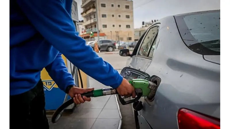 מדף של לחם בסופרמרקט | צילום: יונתן זינדל, פלאש 90