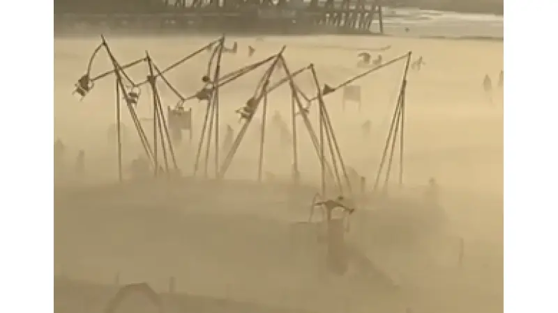 מיני טורנדו בצרפת (צילום צילום מסך מטוויטר)