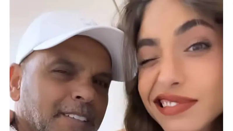 אייל גולן, דניאל גרינברג ובתם מיאל | צילום: אינסטגרם