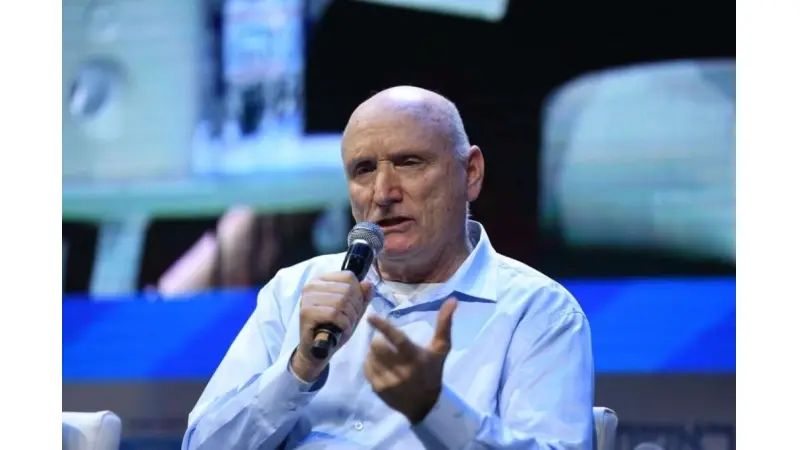 אחד ממוקדי השריפות בקרית שמונה אתמול. צילום: AFP